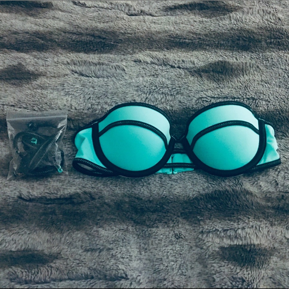 32A Victoria’s Secret Bandeau Bikini Top